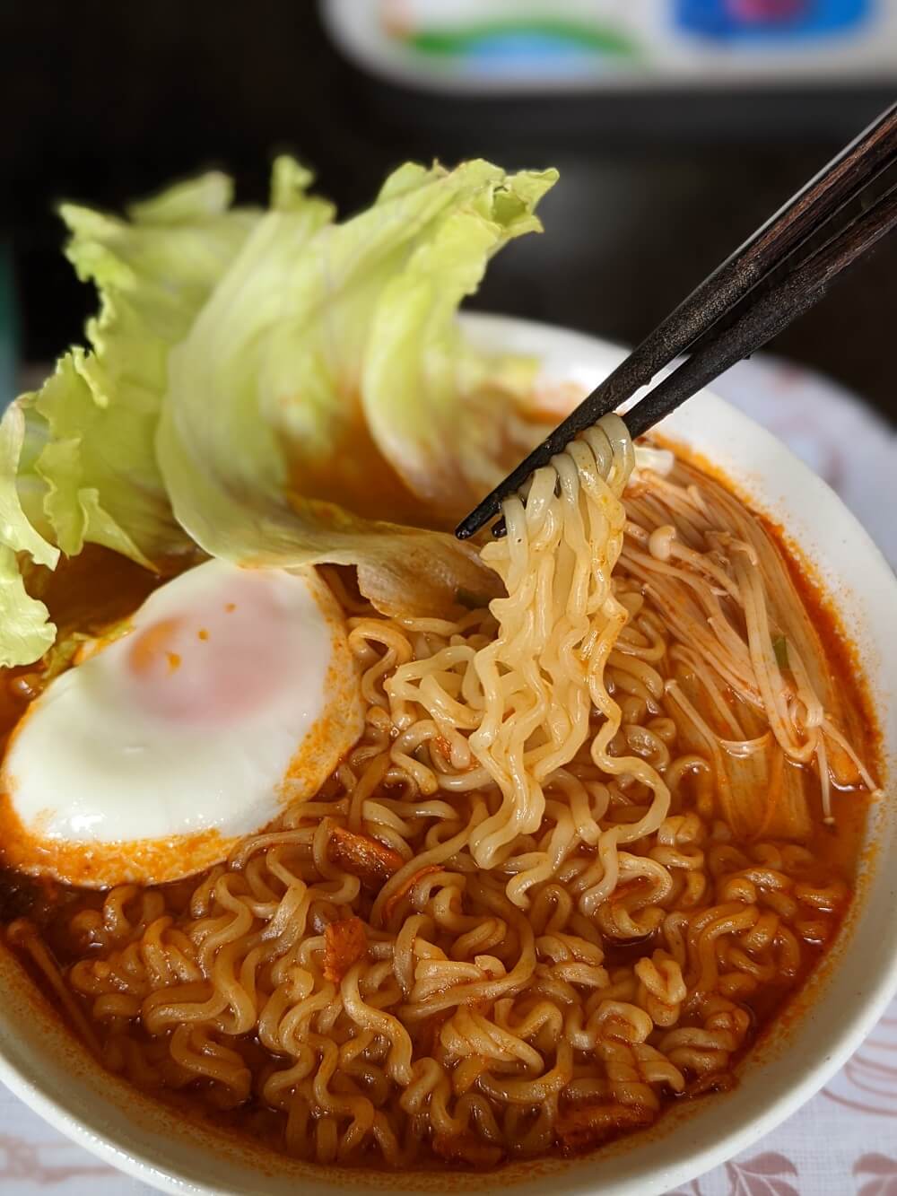 ラーメンの麺の箸上げ