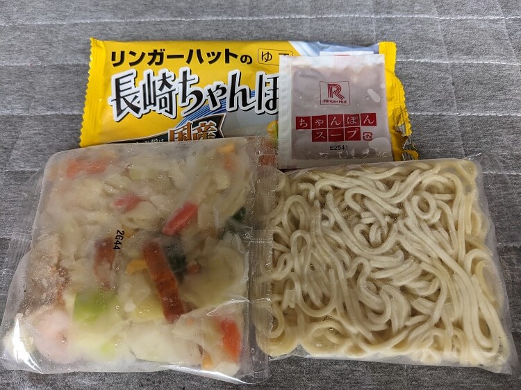 長崎ちゃんぽんの具と麺とスープの画像